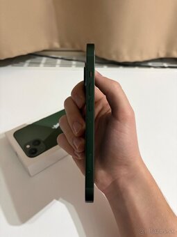 iPhone 13 Alpine Green - 4