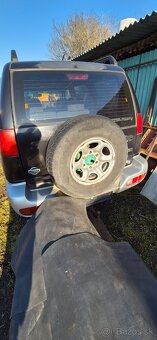 Na nahradne diely Nissan Terrano 2.7 TDI 92kw 4x4 klíma - 4