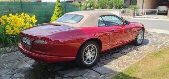 Jaguar XK8  V8 Convertible - 4