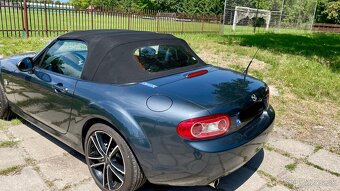 Mazda MX-5 Roadster - 4
