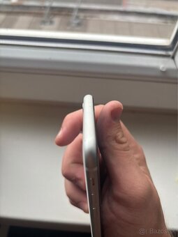 iPhone se 2020 biele ND - 4