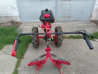 Vari  malotraktor DSK-317,motor jikov JM4-003V,pluh, těleso - 4