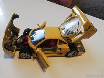 1:18 FERRARI F40 Bburago - 4
