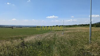 Stavebný pozemok 681 m2 v Štitároch - 4