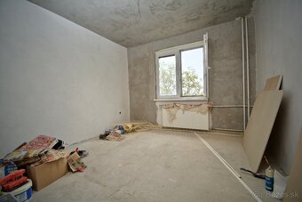 REZERVOVANÉ Na predaj 2izb byt s balkónom - 4
