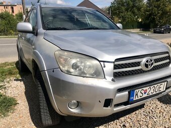 Toyota RAV4 - 4