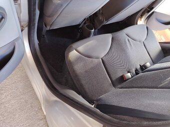 Predám Peugeot 107Urban1.0. 5T - 4