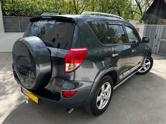 Toyota RAV4 2.2 D-4D 180 LUXURY - 4