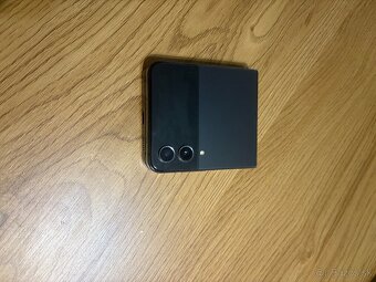 Samsung Galaxy Z Flip4 - 4