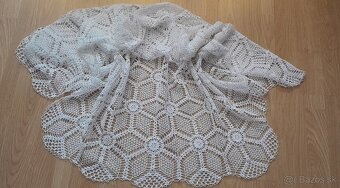 Háčkovaný obrus - 4