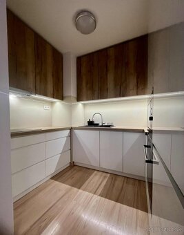 Moderný 2-izbový kompletne zariadený byt s loggiou a parkova - 4