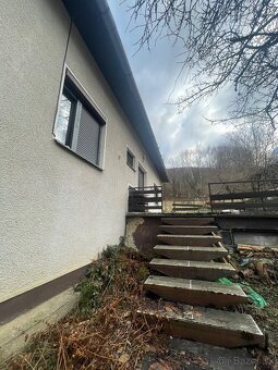 Miesto pre rodinný život 4-izbový dom s garážou v Novej Bani - 4