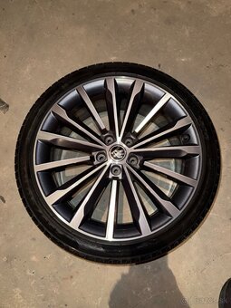 Disk Trinity19+Pneu Pirelli - 4