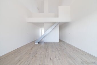 REZERVOVANÝ - MIKELSSEN - Na predaj priestranný 3 izbový byt - 4