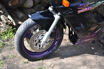 Suzuki GSX 750F - 4