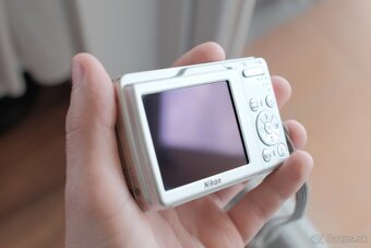 Nikon S210 - zánovný - 4