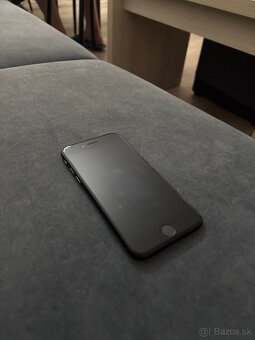 iPhone SE 2022 - 4