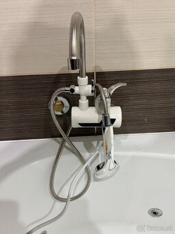 Bateria s ohrevom vody a sprchovou hlavicou - 4