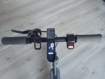 Predám elektrickú kolobežku Xiaomi Essential - 4