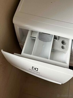 ELECTROLUX 600 SensiCare® s detskou poistkou - 4