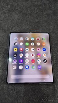 Samsung galaxy Z Fold + Samsung galaxy watch 5 - 4