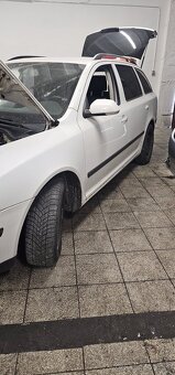 Dvere octavia 2 biela farba - 4