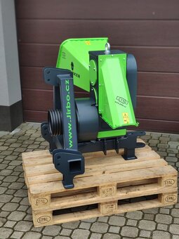 Štiepkovač, drvič konárov, špalíkovač za traktor do 120mm - 4