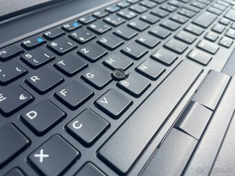 workstation - Dell Precision 7530 - CPU i7 8.gen, NVIDIA VGA - 4