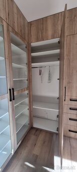 Predám krásnu skrinu - 4