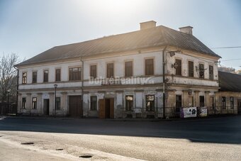 PREDAJ: Historický hostinec pod Muránskym Hradom, 1102 m2, M - 4