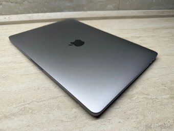 MacBook Pro Retina 13" (2018) - Core i7 - 16GB SSD 256 - 4