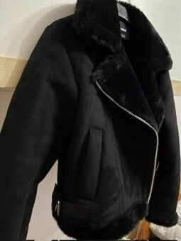 zimný čierny kabát PULL&BEAR pre ženy - 4