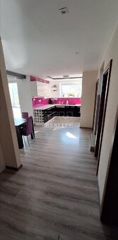 Na predaj: Moderný 5 izbový rodinný dom s veľkým... - 4