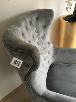 ušiak - sede kralovske chesterfield kreslo - 4