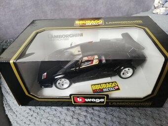 1:18 LAMBORGHINI Countach 1988 - 4