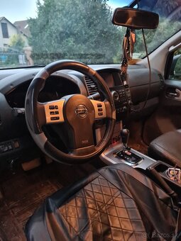 Nissan Navara 3.0 V6 - 4