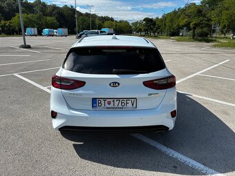 KIA Ceed , 1,6CRDi 100kw, 64000km - 4