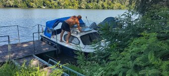 Kajutová loď s motorom 15 HP - 4