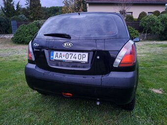 Kia Rio - 4