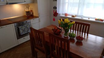 Samostatný 4 izbový bungalov v centre Hviezdoslavova. - 4