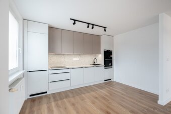 Dizajnový 2-izbový byt po nadštandardnej rekonštrukcií - 4