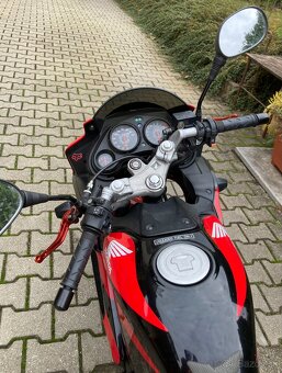 Honda CBR125R - 4