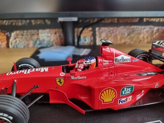 F1 1:18 Michael Schumacher - 4