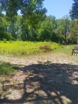 ID 2506 - Pozemok zo stavebným povolením (51,90 €/m2) - 4