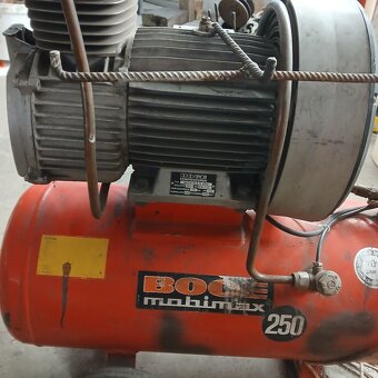 Predám kompresor 50l - 4