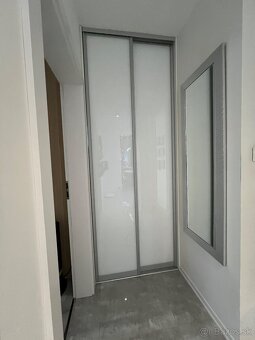 Šatník aj s posuvom - 4
