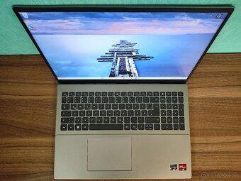 Dell Vostro 16 5625 | R5 • 16GB • 512GB SSD - 4