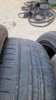 Predám 195/45 r16 - 4