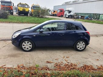 Opel Corsa 1.4 benzín 2011 - 4