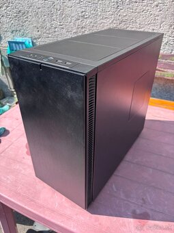 Fractal r5 ATX - 4